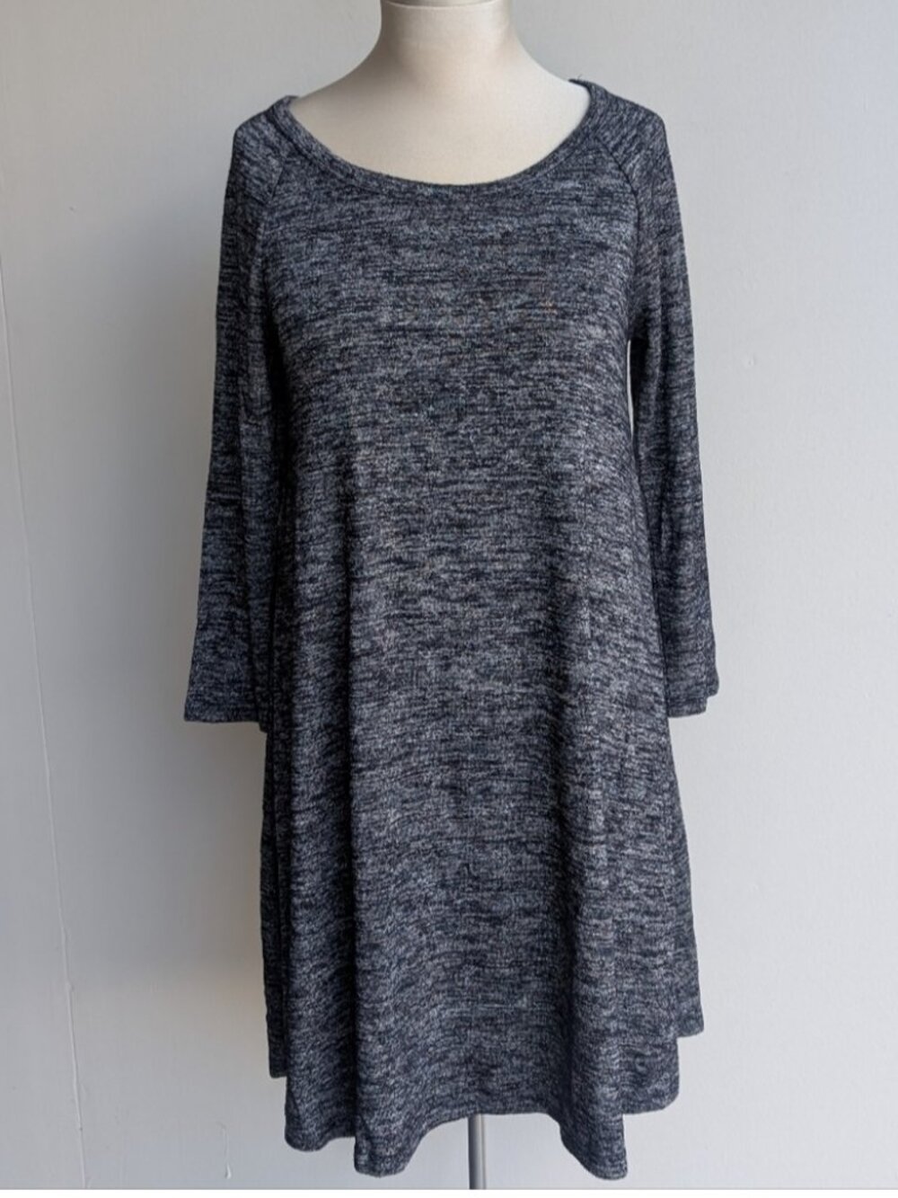 GAP heathered gray long sleeve knit dress